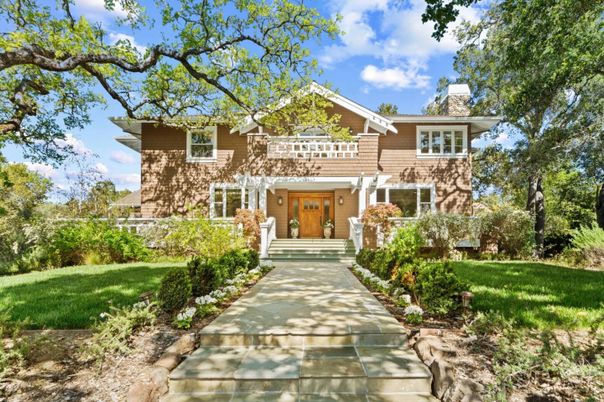 Exterior, Facade, Brick Facade, American Craftsman