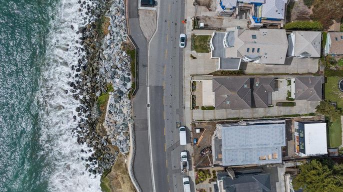 Exterior, Drone