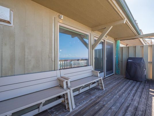 Exterior, Wood Texture Flooring