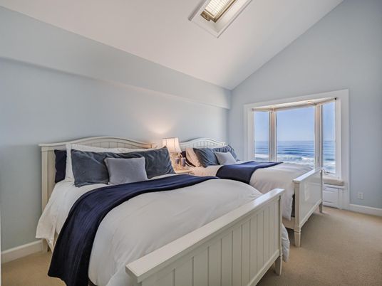 Bedroom, Interior, Water