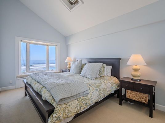Bedroom, Interior, Water