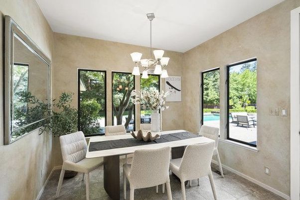 Chandelier, Dining room, Interior, Pendant Lights