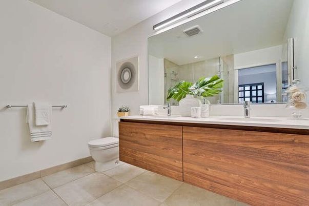 Bathroom, Dual Sink Vanities, Interior, Recessed Lighting