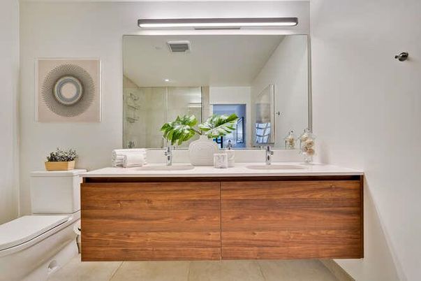Bathroom, Dual Sink Vanities, Interior, Recessed Lighting
