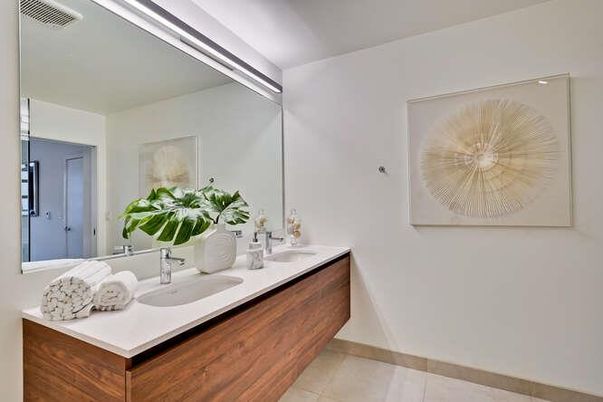 Bathroom, Dual Sink Vanities, Interior