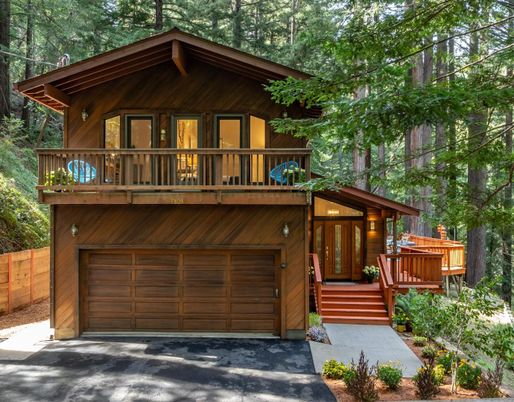 Attached, Exterior, Facade, Log Home