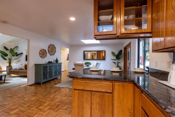 Interior, Recessed Lighting, Wood Texture Flooring