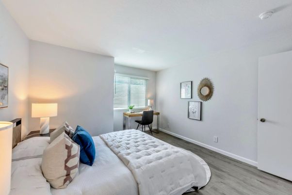 Bedroom, Home Office, Interior, Wood Texture Flooring