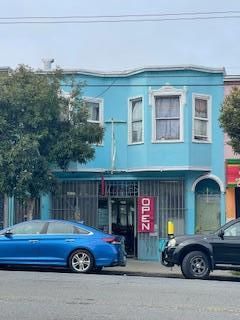 Exterior, Facade, Rowhouse