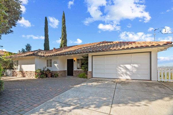 Attached, Exterior, Facade, Mediterranean