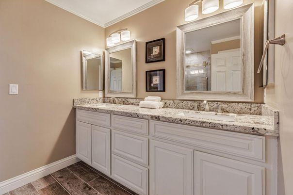 Bathroom, Dual Sink Vanities, Interior