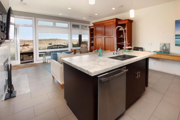 Fireplace, Interior, Kitchen, Pendant Lights, Recessed Lighting