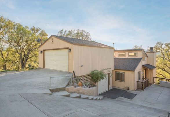 Detached Garage, Exterior