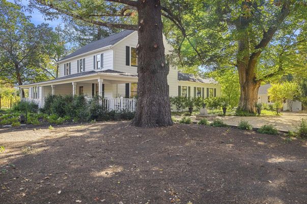 Backyard, Exterior, Facade, Farmhouse