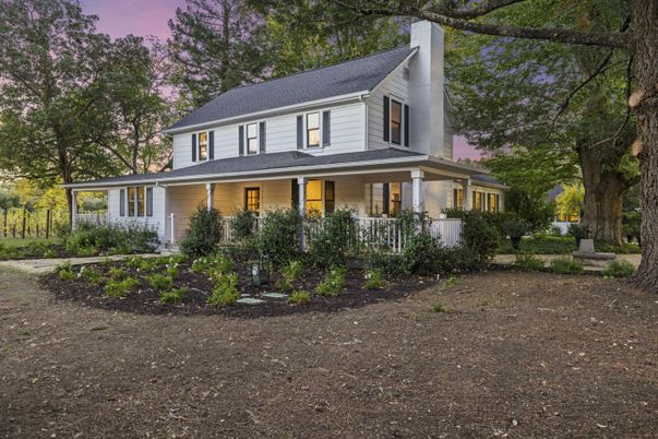 Exterior, Facade, Farmhouse