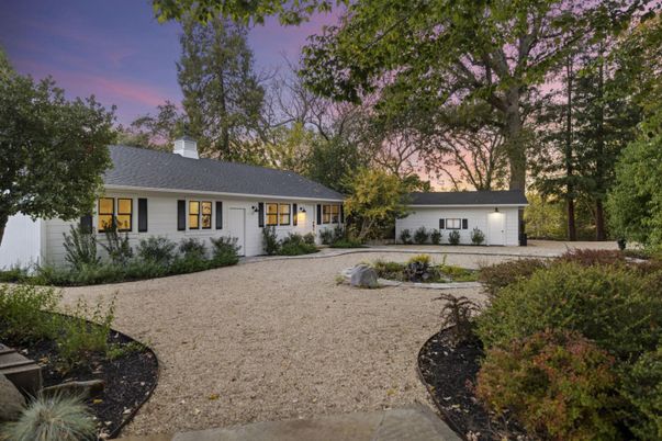 Backyard, Exterior, Facade, Ranch