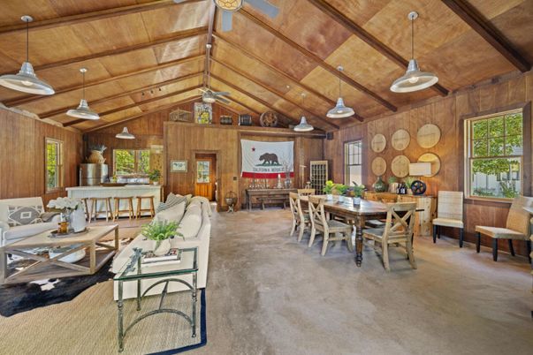 Dining room, Interior, Living room, Pendant Lights, Wooden Beams, Wooden Ceilings, Wooden Walls