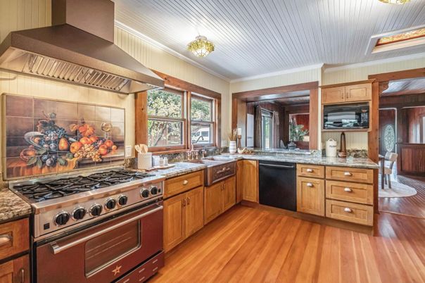 Interior, Kitchen, Stainless Steel Appliances, Wood Texture Flooring