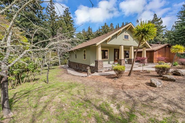 Backyard, Exterior, Facade, Ranch
