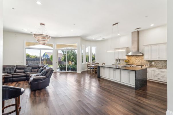 Dining room, Interior, Kitchen, Living room, Pendant Lights, Recessed Lighting, Wood Texture Flooring