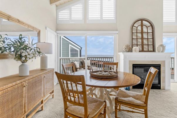 Dining room, Fireplace, Interior