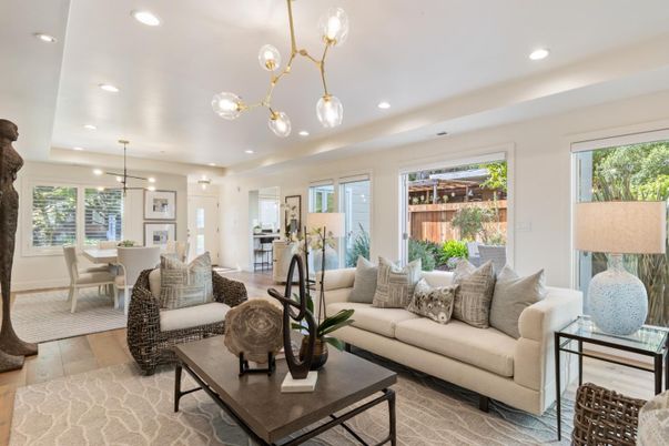 Dining room, Interior, Living room, Pendant Lights, Recessed Lighting, Wood Texture Flooring