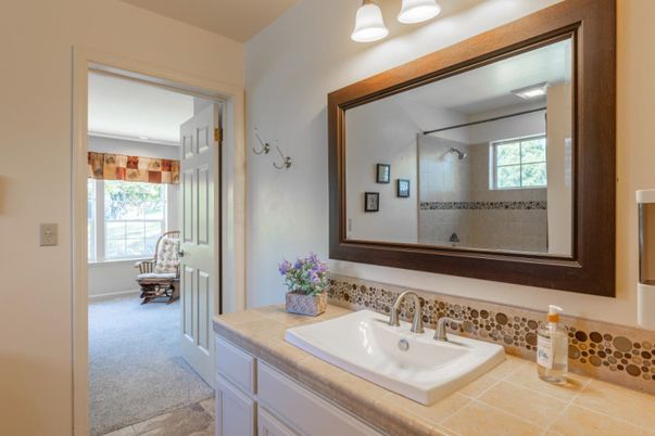 Bathroom, Interior, Tile Countertops