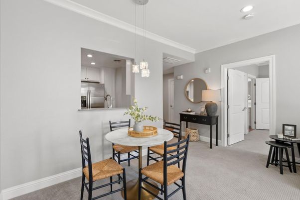 Dining room, Interior, Kitchen, Pendant Lights, Recessed Lighting, Stainless Steel Appliances