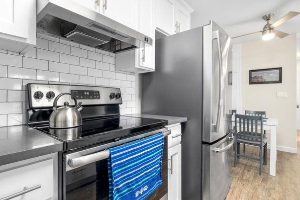 Dining room, Interior, Kitchen, Stainless Steel Appliances, Wood Texture Flooring