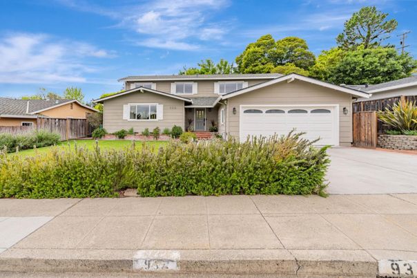 Attached, Exterior, Facade, Ranch