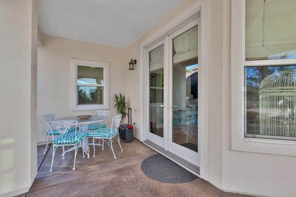 Dining room, Exterior