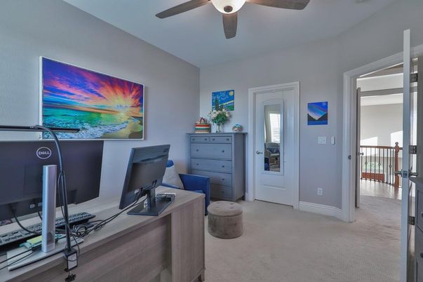 Home Office, Interior