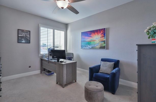 Home Office, Interior