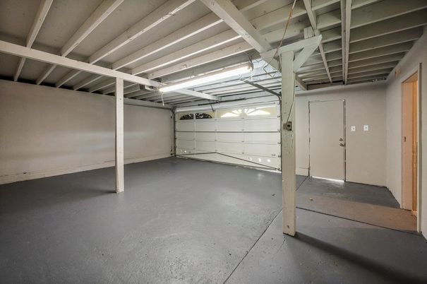Garage, Interior