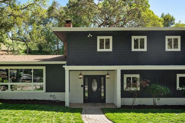Exterior, Facade, Brick Facade, Raised Ranch