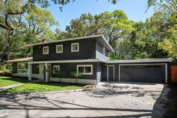 Attached, Exterior, Facade, American Foursquare