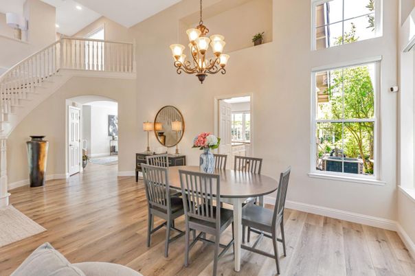Chandelier, Dining room, Interior, Recessed Lighting, Wood Texture Flooring