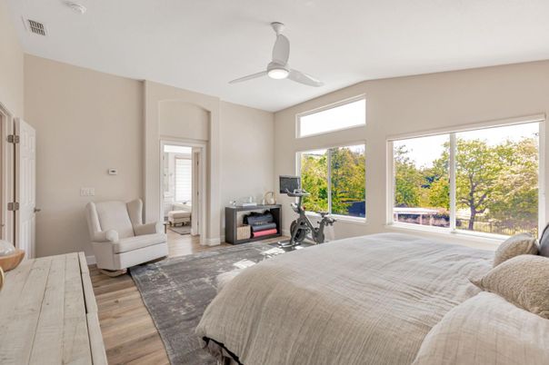 Bedroom, Fitness Equipment, Interior, Wood Texture Flooring