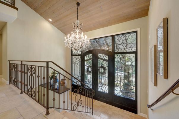Chandelier, Interior, Recessed Lighting, Wooden Ceilings