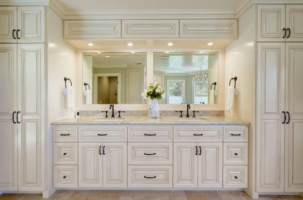 Bathroom, Dual Sink Vanities, Interior, Recessed Lighting