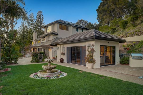 Backyard, Exterior, Facade, Solar Panels, Mediterranean