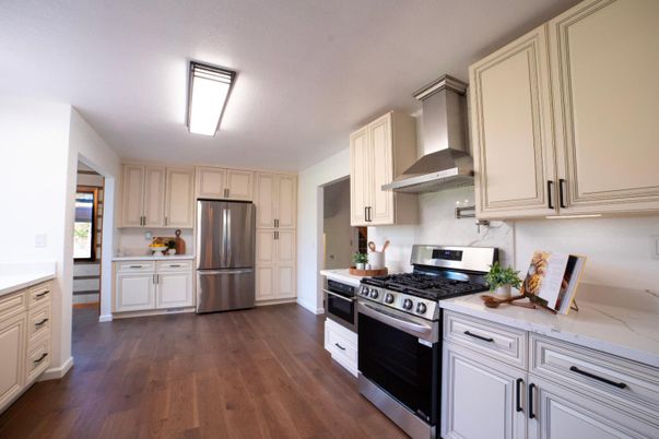 Interior, Kitchen, Stainless Steel Appliances, Wood Texture Flooring