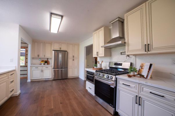 Interior, Kitchen, Stainless Steel Appliances, Wood Texture Flooring