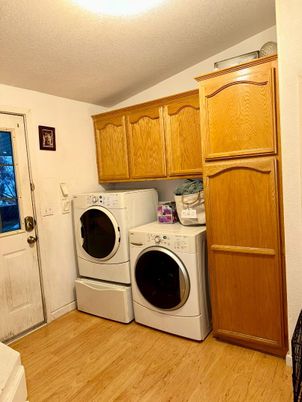 Interior, Utility Closets, Washer, Wood Texture Flooring
