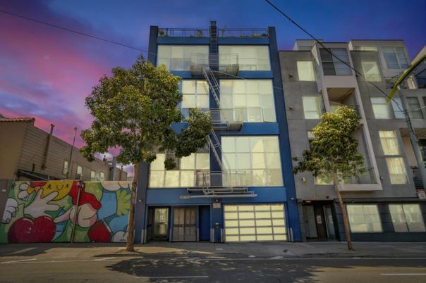 Attached, Exterior, Facade, Modern