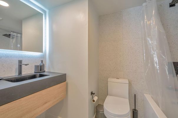 Bathroom, Interior, Recessed Lighting