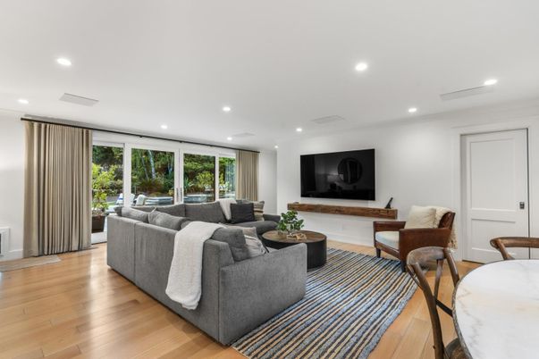 Interior, Living room, Recessed Lighting, Wood Texture Flooring