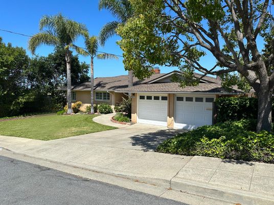 Attached, Exterior, Facade, Ranch