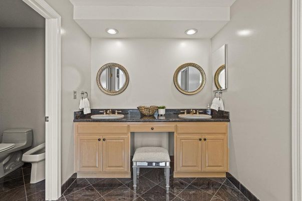 Bathroom, Dual Sink Vanities, Interior, Recessed Lighting