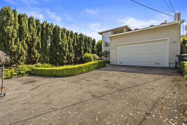 Detached Garage, Exterior